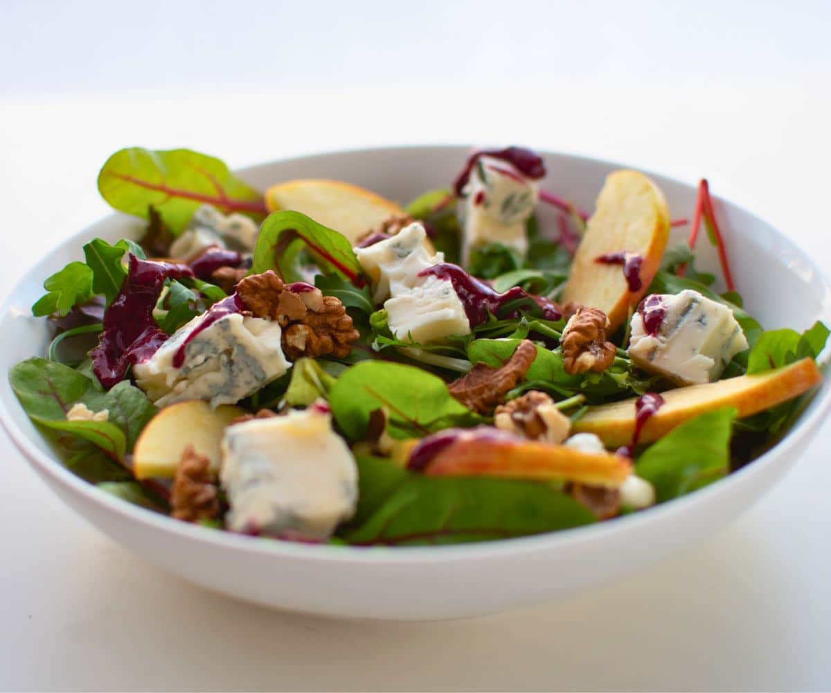 Apple Gorgonzola Salad with Blackberry Vinaigrette