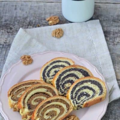 BAIGLI WITH WALNUTS AND POPPY - HUNGARIAN SPONGECAKE