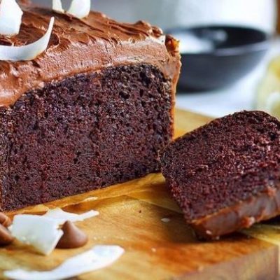 Rich Chocolate Cake with Milk Chocolate Ganache