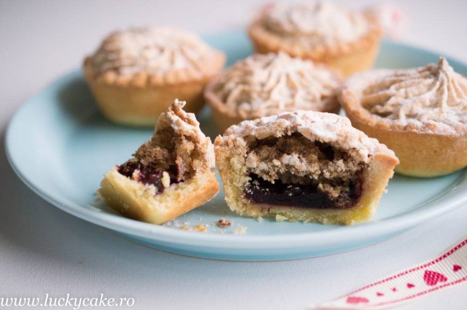 Coșulețe cu gem și nucă | Walnut and jam tarts