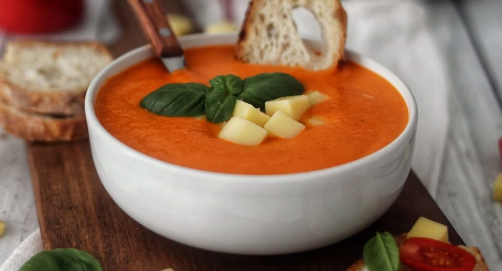 Creamy Tomato & Veggie Soup with Mozzarella