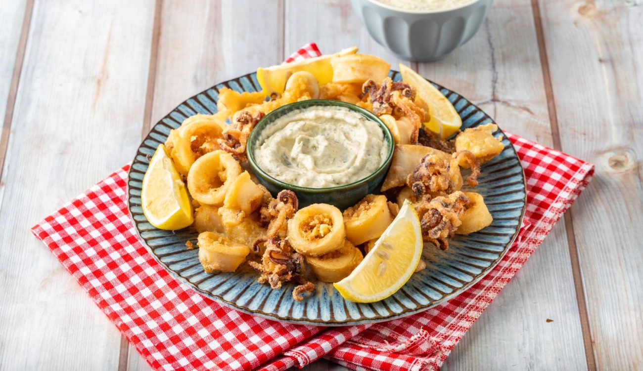 Best Fried Calamari Recipe with Tartar Sauce