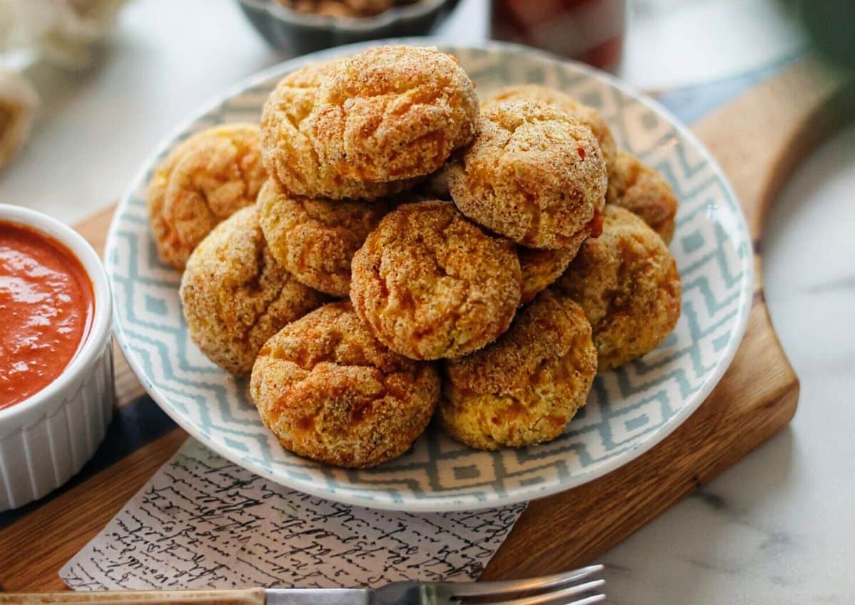 Oven-baked mashed potatoes with mozzarella