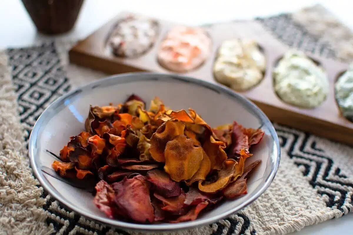 Vegetable Chips  with Yoghurt Sauces