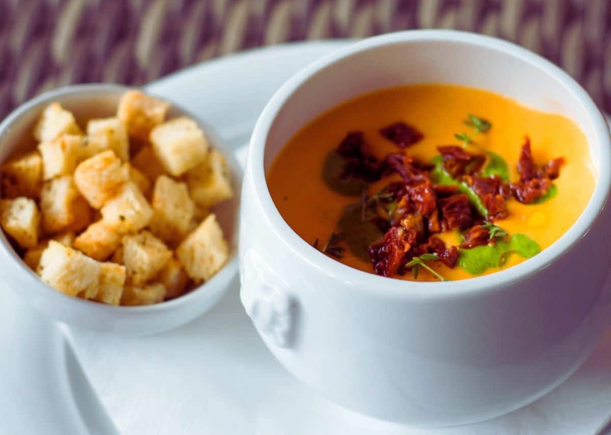 Veggie Cream Soup with Pesto and Dried Tomatoes